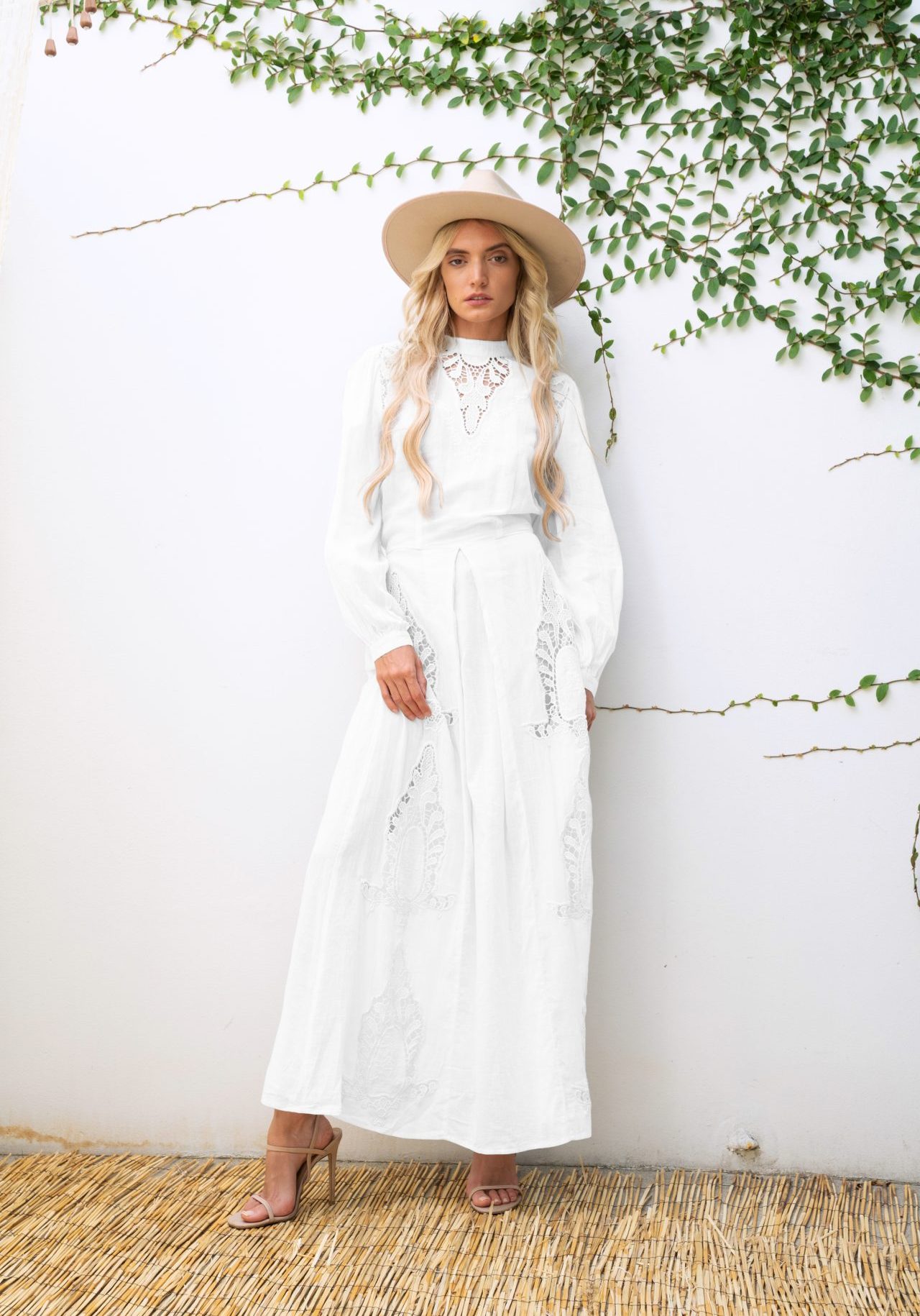 23209_WHITE
